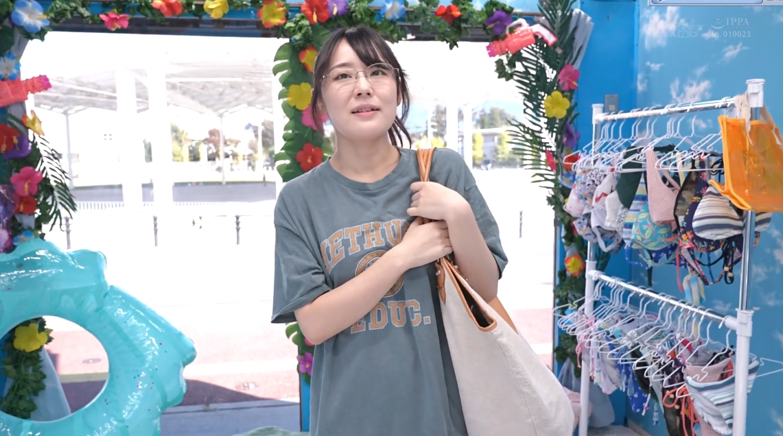 คลิปโป๊ ญี่ปุ่น สาวบ้าน ๆ โดนลวงเข้าตู้กระจก MMGH-308 1