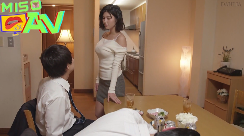 หนัง av ญี่ปุ่น ภรรยานอกใจสามีกับจูบที่เร้าร้อน DLDSS-015